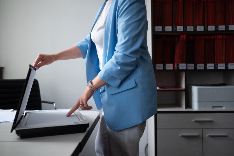 סורק מסמכים מהיר - המפתח לדיגיטציה וניהול משרד חכם סורק מסמכים מהיר - המפתח לדיגיטציה וניהול משרד חכם