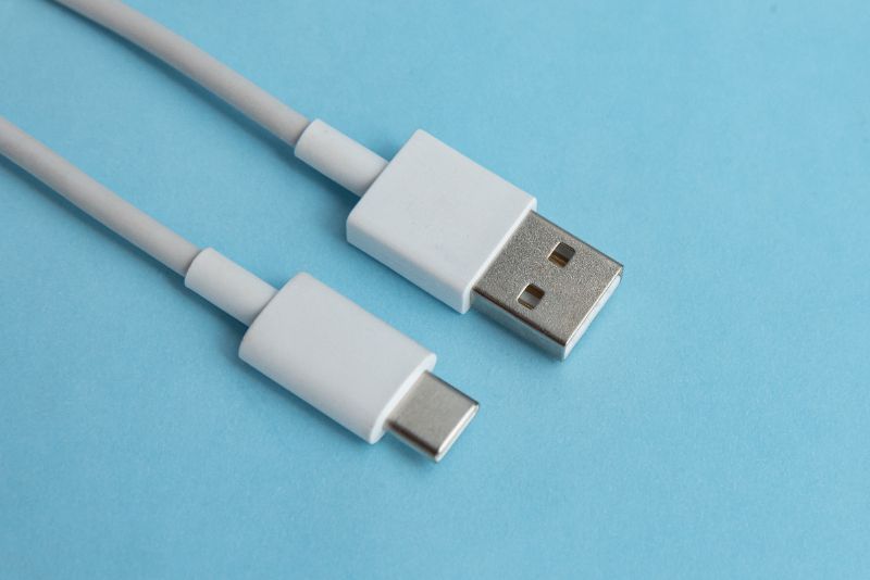 מטען Type-C מקורי - המדריך שיחסוך לכם כסף וכאב ראש מטען Type-C מקורי - המדריך שיחסוך לכם כסף וכאב ראש